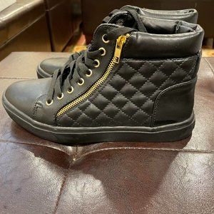 Brand New Women's Black Quilted Boots